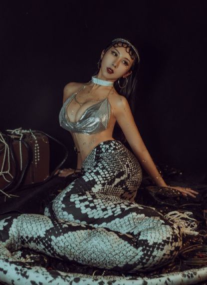 处女朱莉