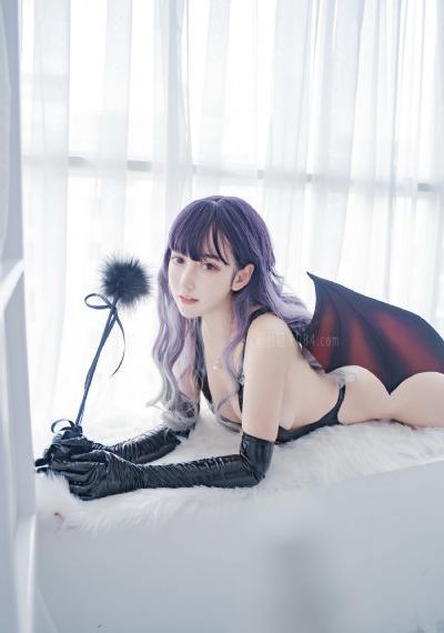 娇妻在卧室里被领导爽电影