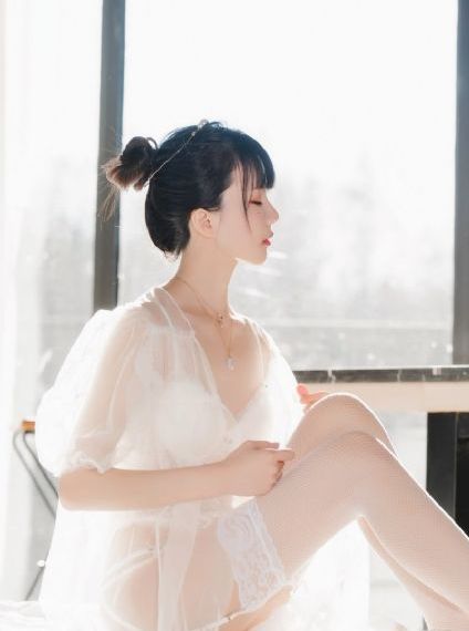 25岁女高中生