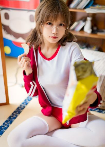 老色歌26uuu四月停香