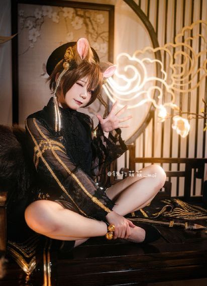 年轻漂亮的女邻居2