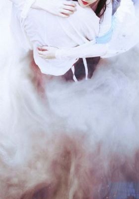 年轻的邻居少妇